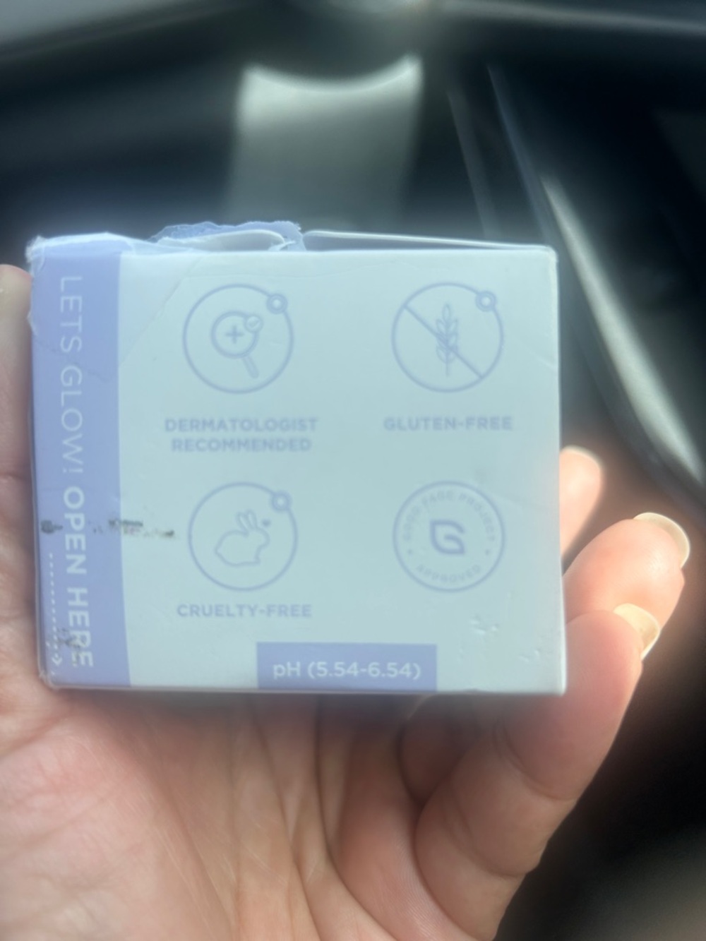 goPure Tighten & Lift Neck & Chest Moisturizer Cream for Visibly Firming 1.7 - Picture 2 of 5